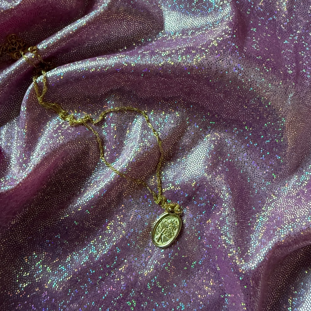 Oval Daisy Pendant Necklace Sterling Silver Gold